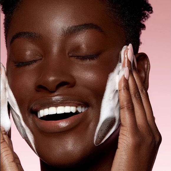 🥝NWT KYLIE SKIN FOAMING FACE WASH 🥝 - Picture 10 of 11